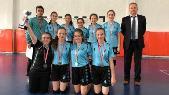 Aliço Pehlivan Ortaokulu Yıldız Kızlar Hentbol Takımı İl 2.si oldu.