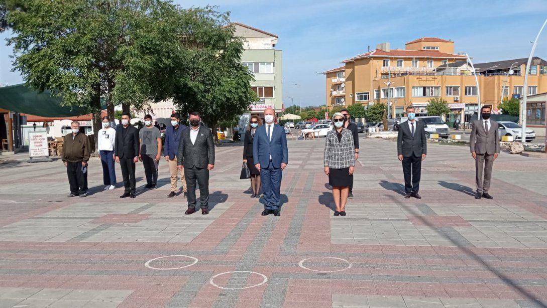 2021-2022 Eğitim-Öğretim Dönemi İlköğretim Haftası Atatürk Anıtı'na Çelenk Sunma Töreni
